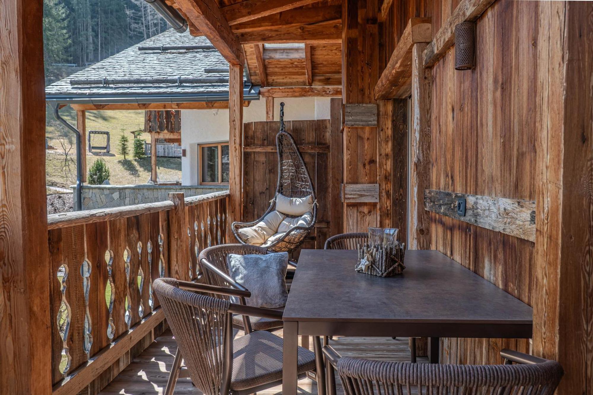 Alpine Mountain Chalet San Vigilio Di Marebbe Exterior photo