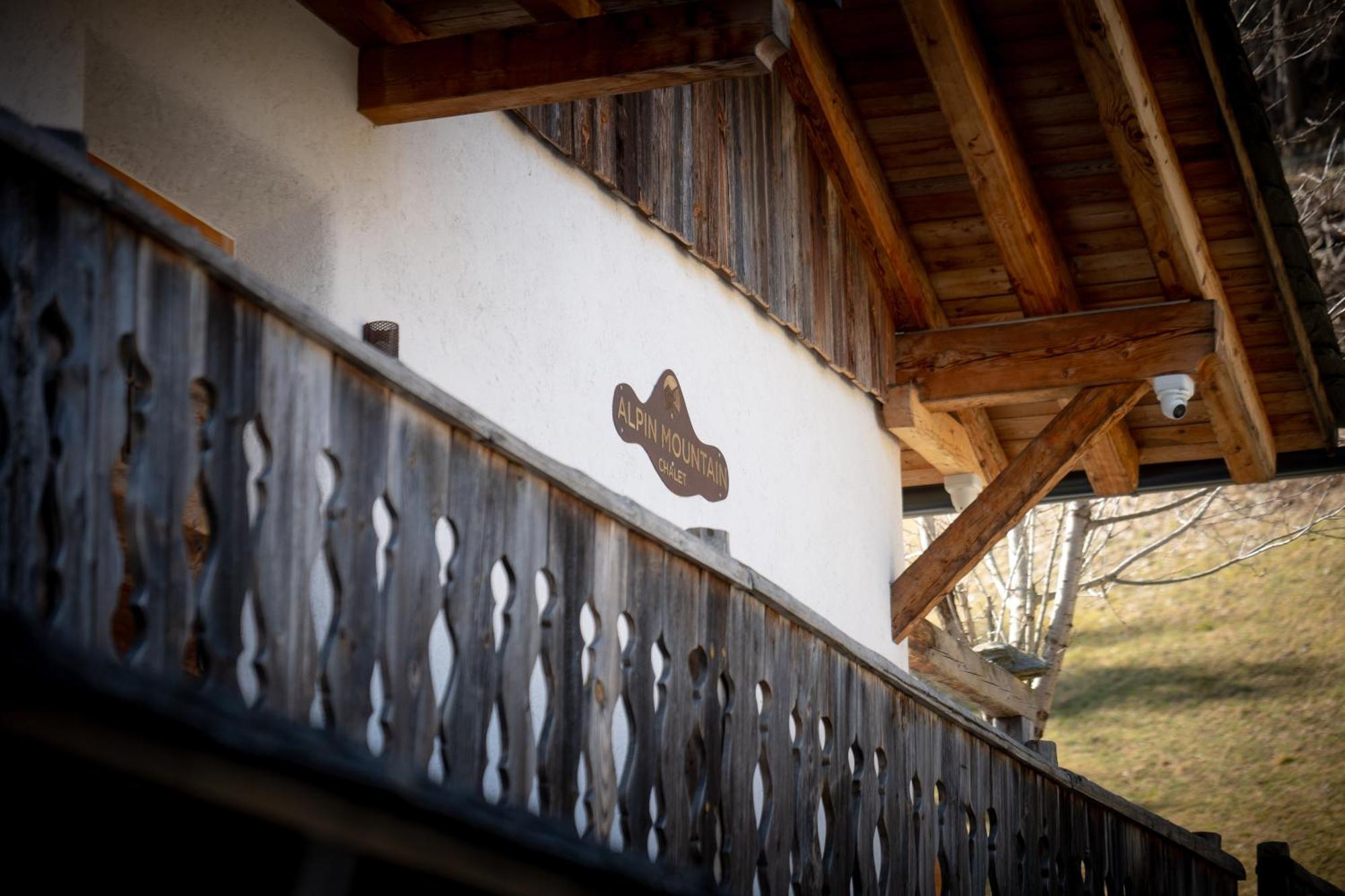 Alpine Mountain Chalet San Vigilio Di Marebbe Exterior photo