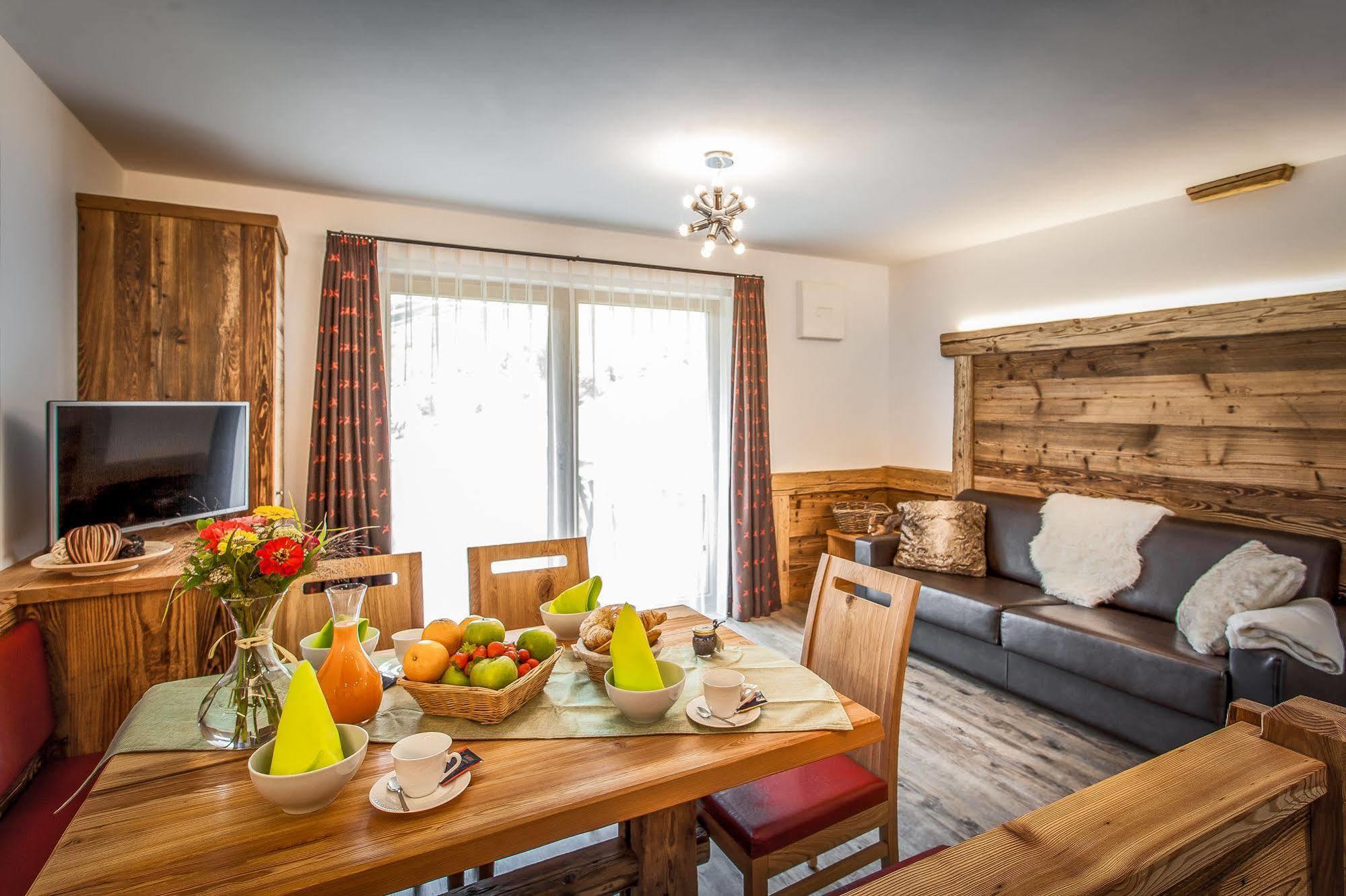 Alpine Mountain Chalet San Vigilio Di Marebbe Exterior photo